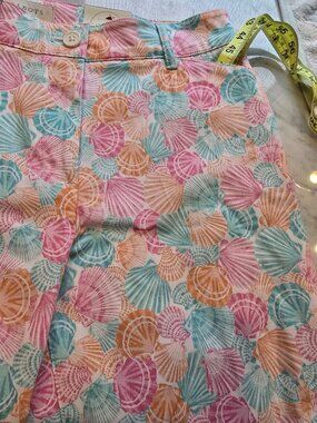 NWT Talbots 7" short, Size 6